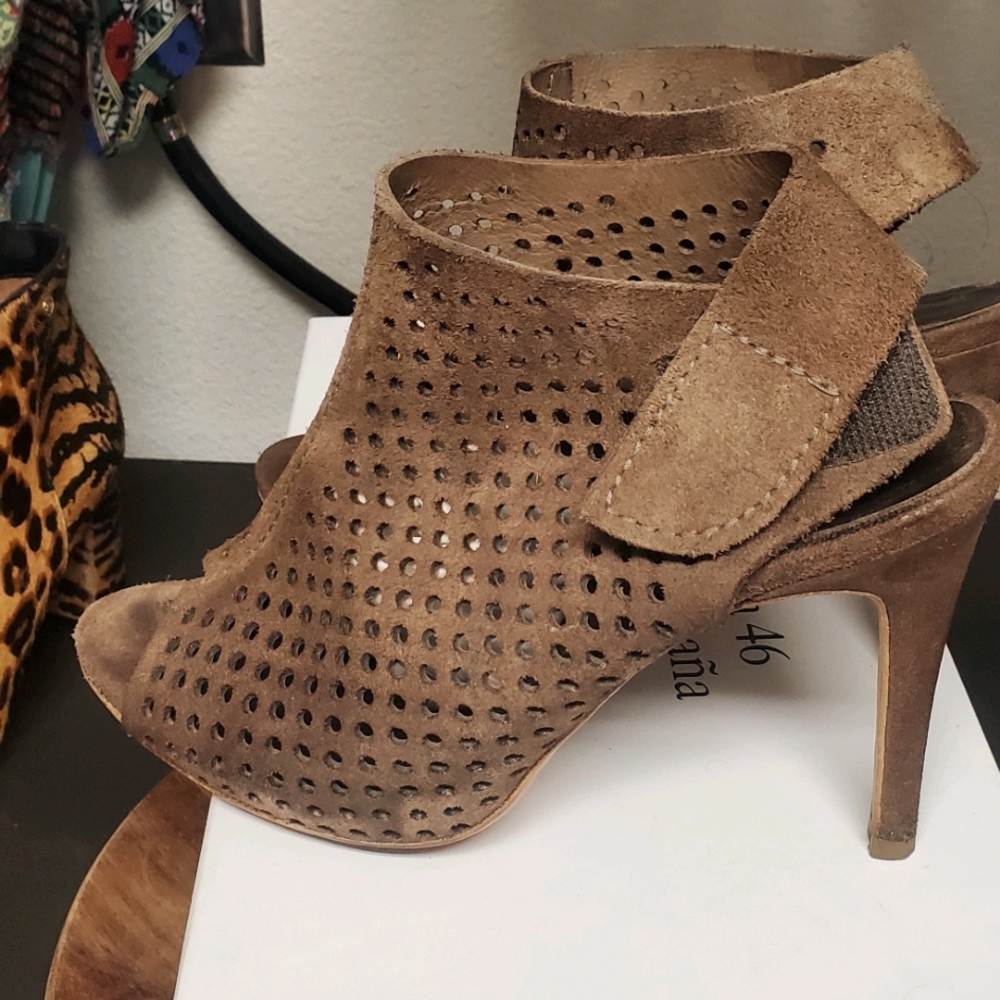 Pedro Garcia Bootie Heels 9.5 Super Comfy
